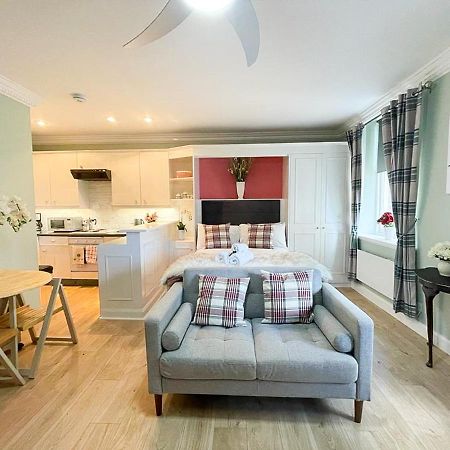 Snug Studio On The Grassmarket, 5Mins From Castle Единбург Екстериор снимка